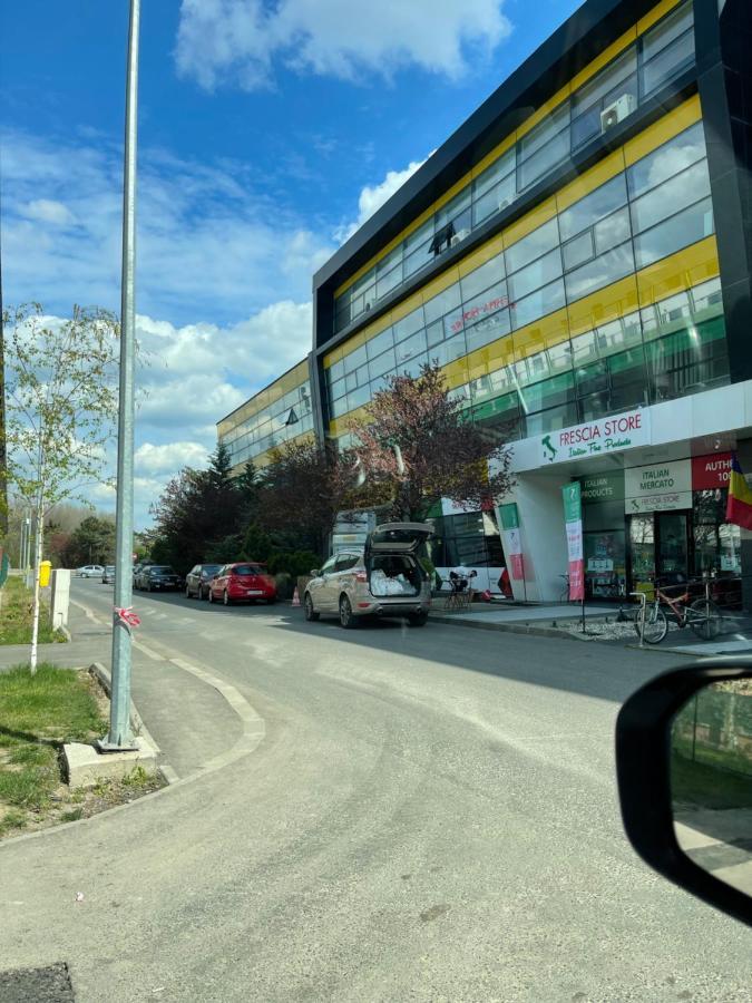 Bucharest Airport Henri Coanda & Therme-Self Check-In Otopeni Dış mekan fotoğraf